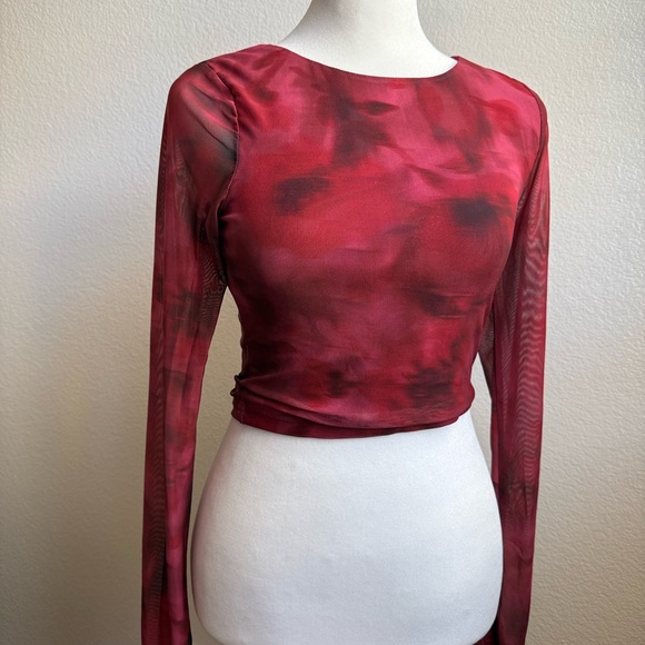 Princess Polly Red Mesh Tie-Dye Long Sleeve Crop Top - Picture 4 of 4